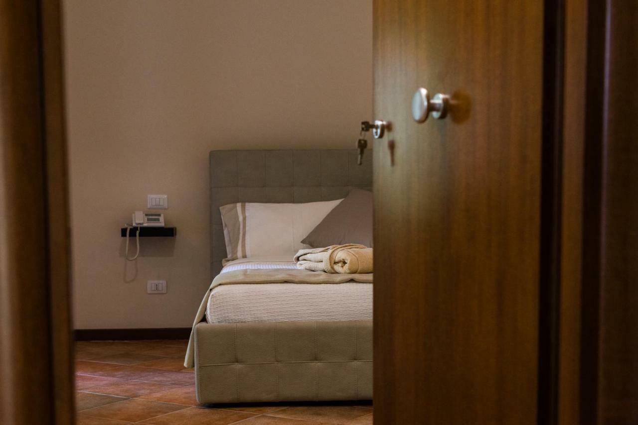 Le Undici Rose Hotel Viterbo Exterior photo